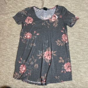 Agnes and Dora floral scoop neck tee